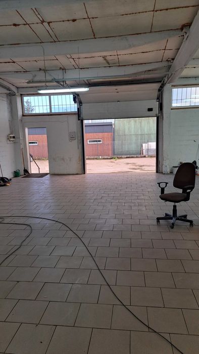 Magazyn z rampą 220 m2