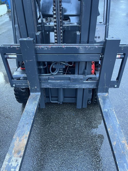 Empilhador eletrico linde