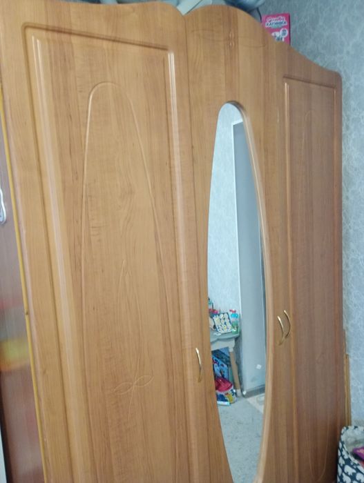 Шкаф  шир140 ,висота 2 м.