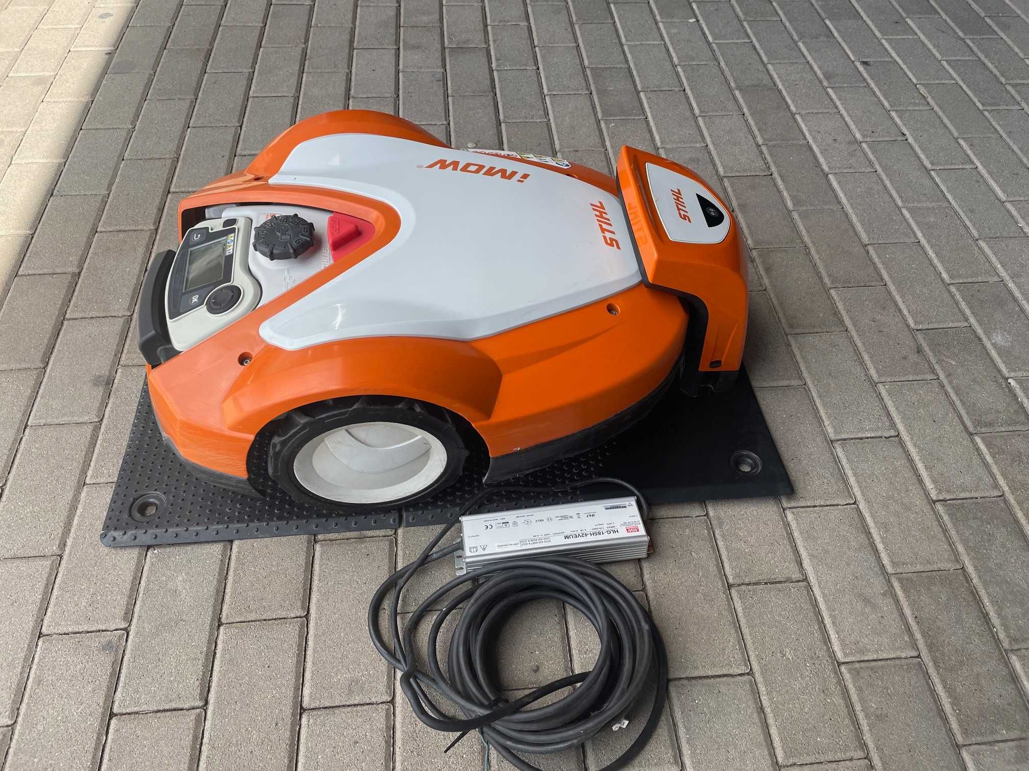 Kosiarka Inteligentny robot koszący do trawników STIHL RMI 632 PC