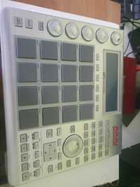 Sprzedam akai professional mpc studio.