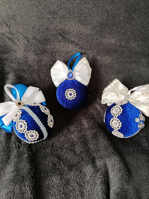 Новорічні іграшки