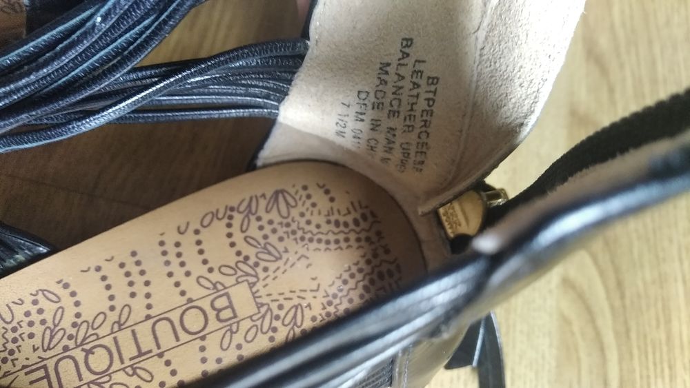 Nowe czarne sandały 38,5 Boutique 9