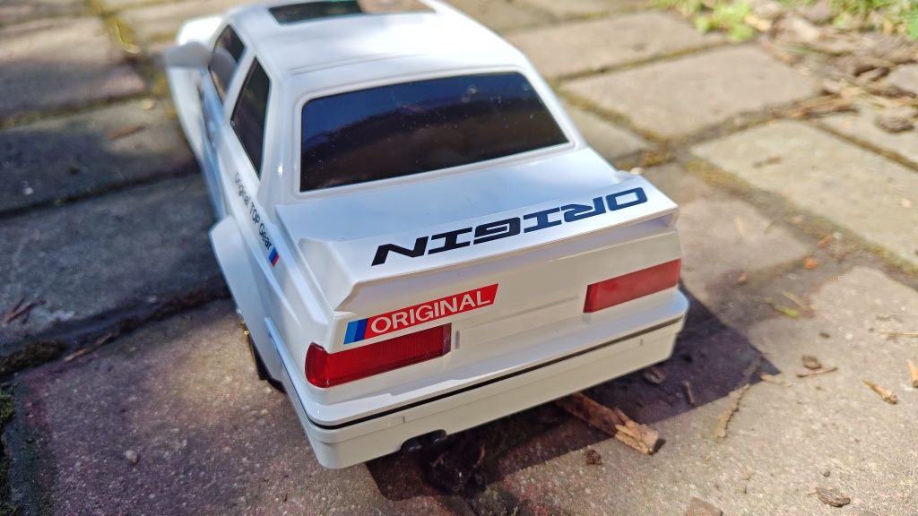 Samochód zdalnie sterowany model BMW E30 M3 do Driftu z serii classic