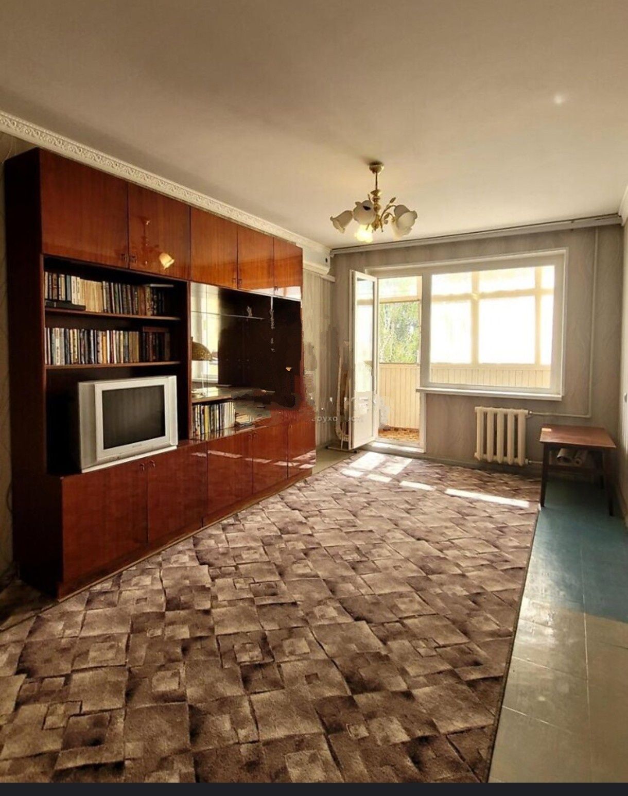 Продам 3-комнатную  пр.Мира  ( Гетьманская 74 )