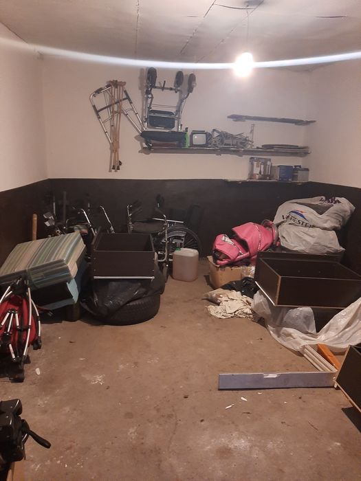 Цегляний гараж(р-н Сторожинецької вул.-пр.Незалежності)