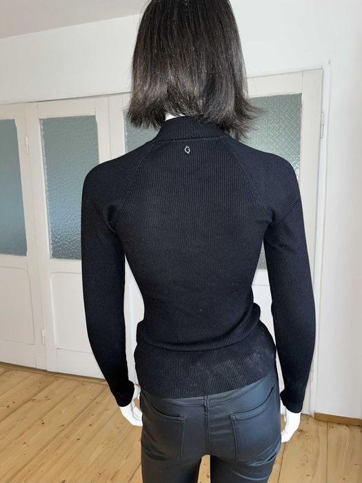 uess sweter damski kolor czarny lekki z półgolfem, M