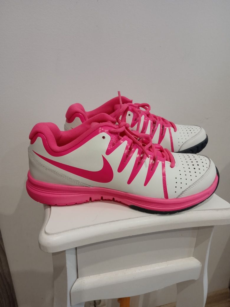 Buty sportowe damskie Nike rozm.40