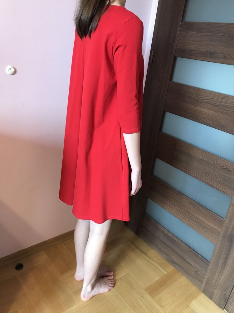 Sukienka czerwona  elegancka S