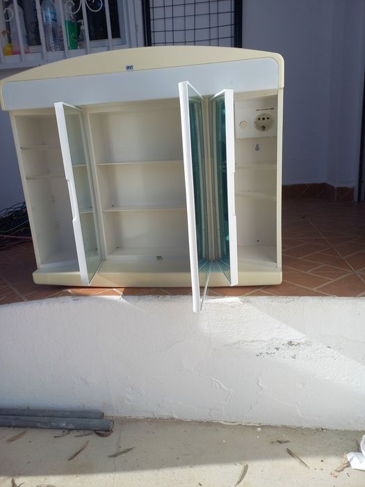 Armário com espelho WC