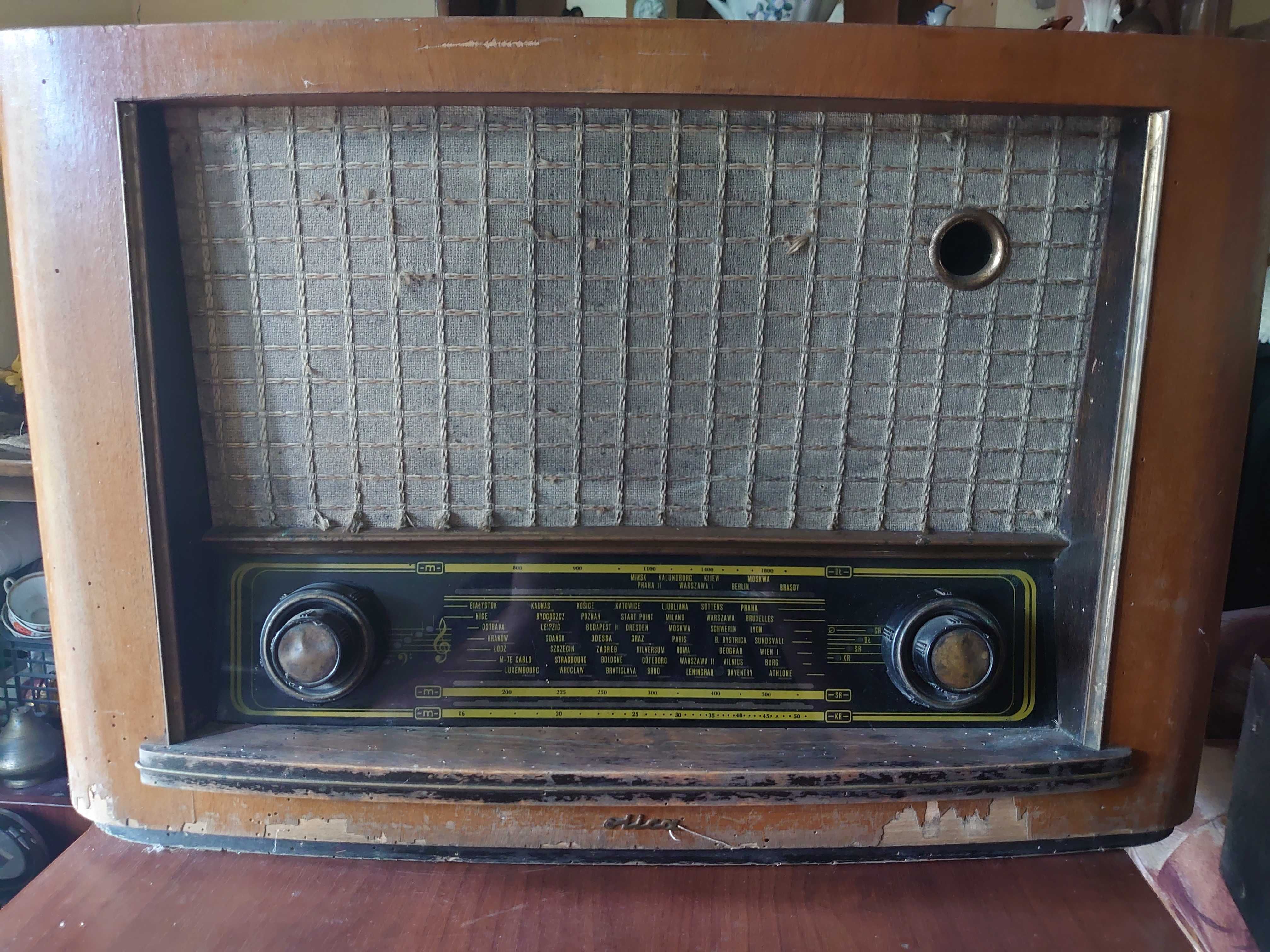 Radio stare , trzy sztuki