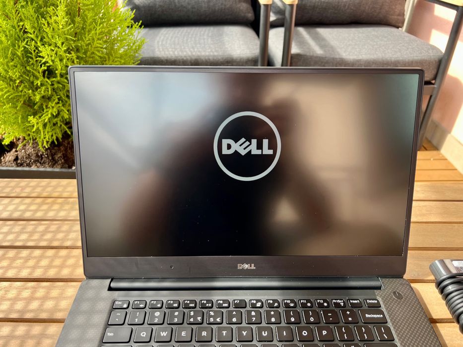 Laptop Dell Precision 5510. i7-6820HQ, matryca 15,6” IPS, Carbon.
