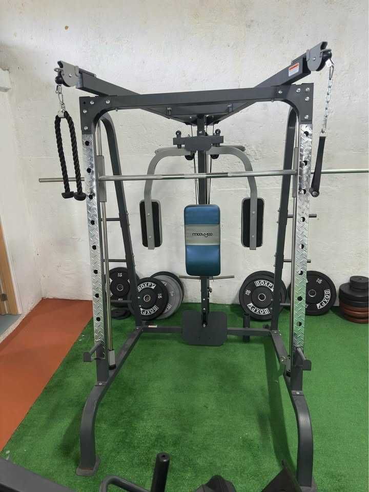 Máquina de musculação Smith Machine Cobra Moovyoo