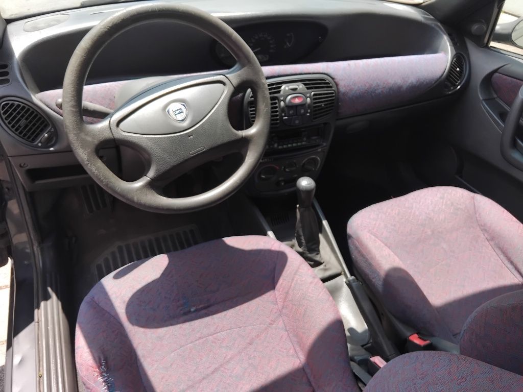 Carro muito economico lancia Y 1.2 gasolina