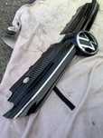 Grill atrapa zderzaka Logo Volkswagen Golf VIII Polecam !