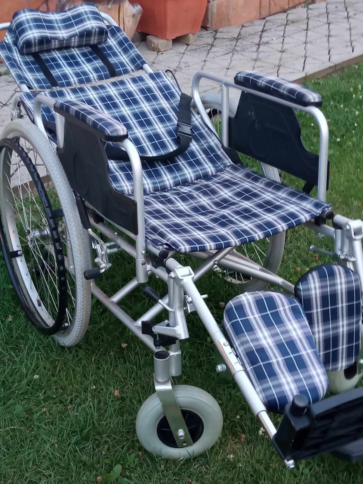 Wózek inwalidzki jest w pełni sprawny