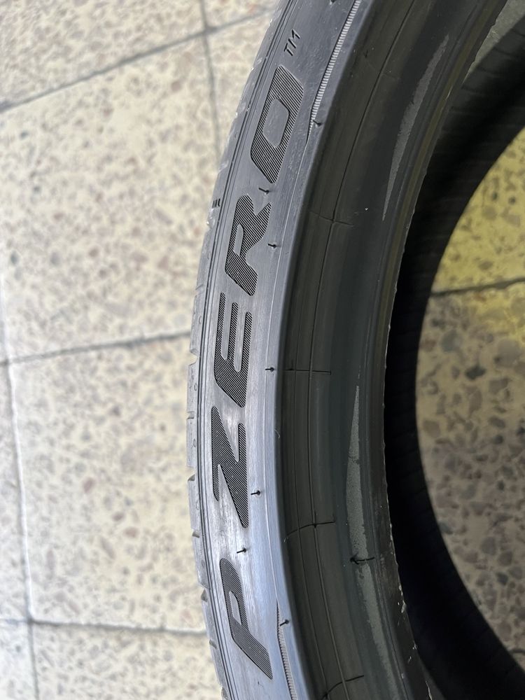 Pneus semi-novos 235/35R20