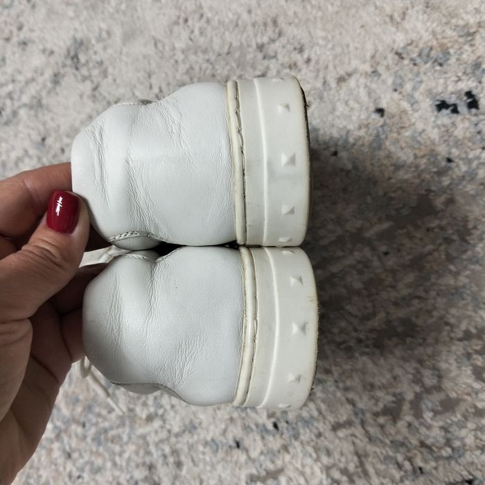 Шкіряні макасини, кеди, туфлі на жінку або дівчину підлітка