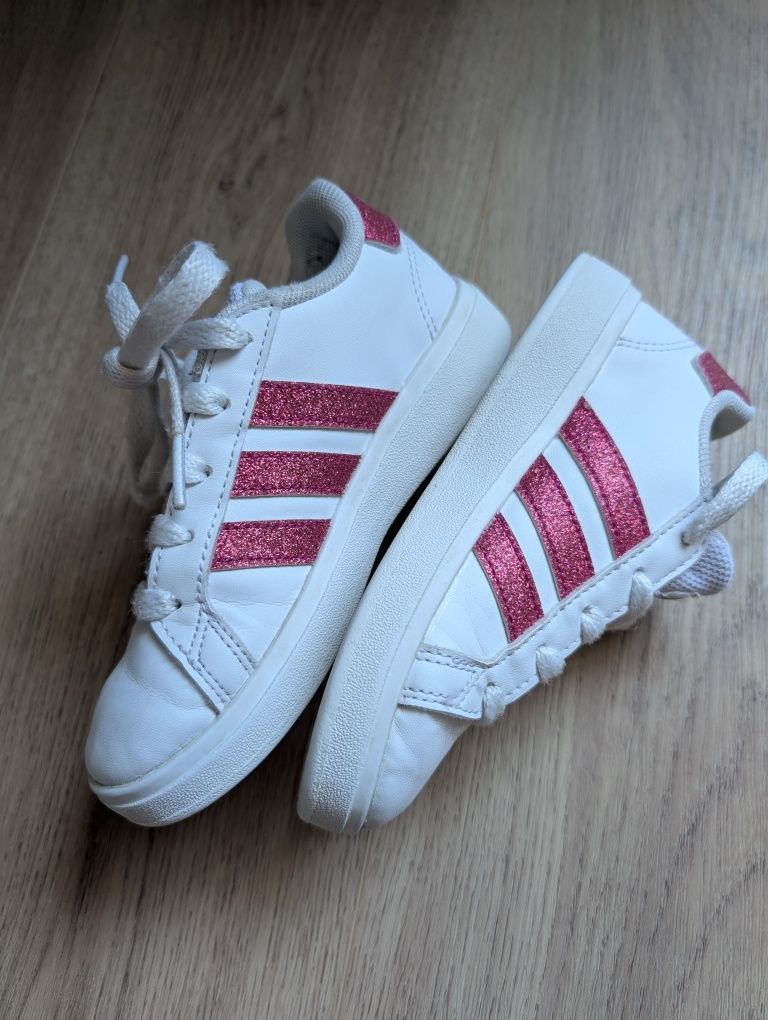 Sapatilhas Adidas T28