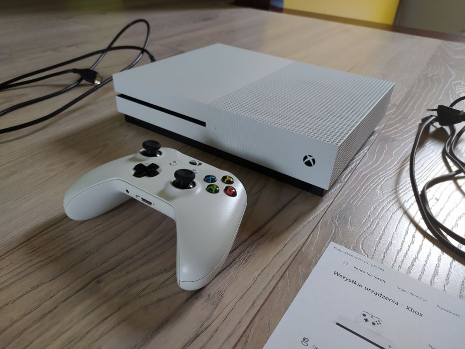 Xbox One S 1TB z napędem JAK NOWY 4K Komplet Gry Fortnite PES 2025