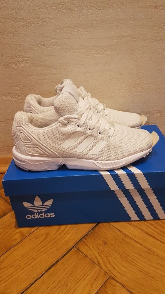 Buty sportowe Adidas ZX Flux Szkoła Hala  białe rozm. 33