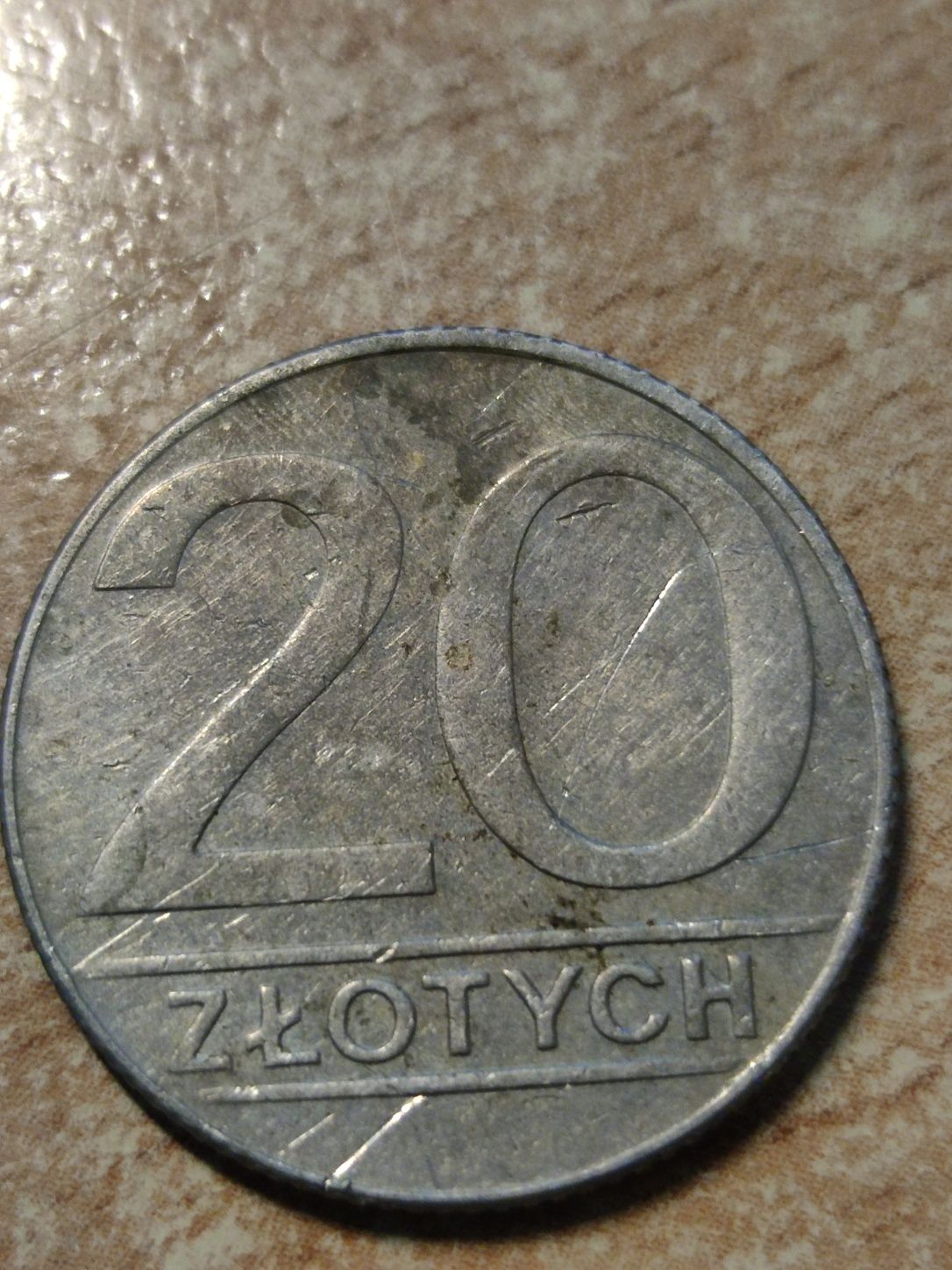 Moneta 20 zł PRL z 1990 roku.