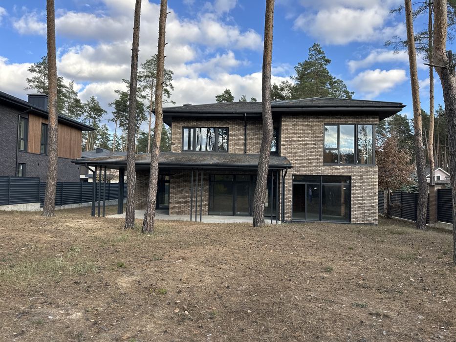 Якісний будинок 206 м2 в закритому котеджному містечку. 10 соток