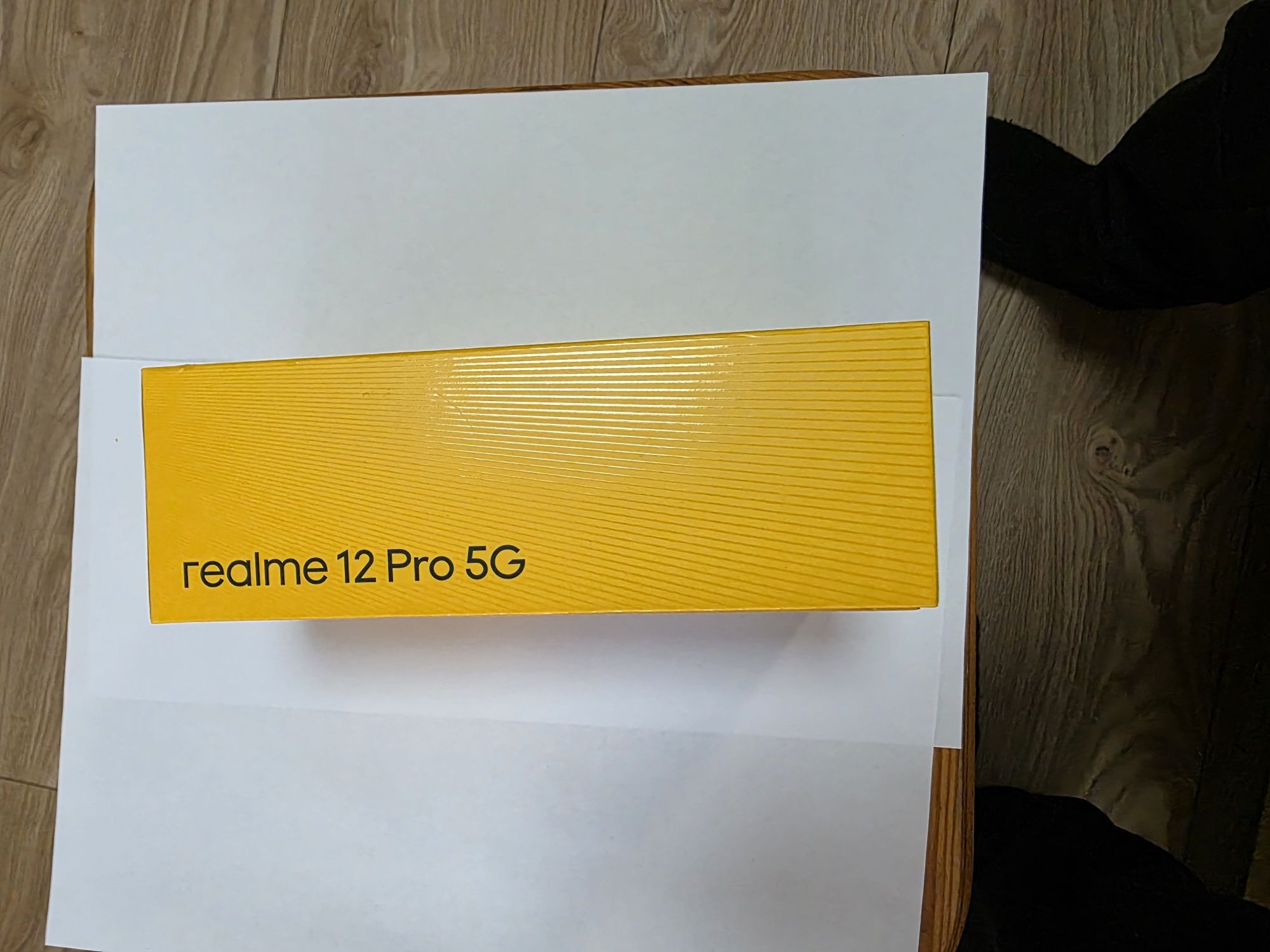 Мобільний телефон realme