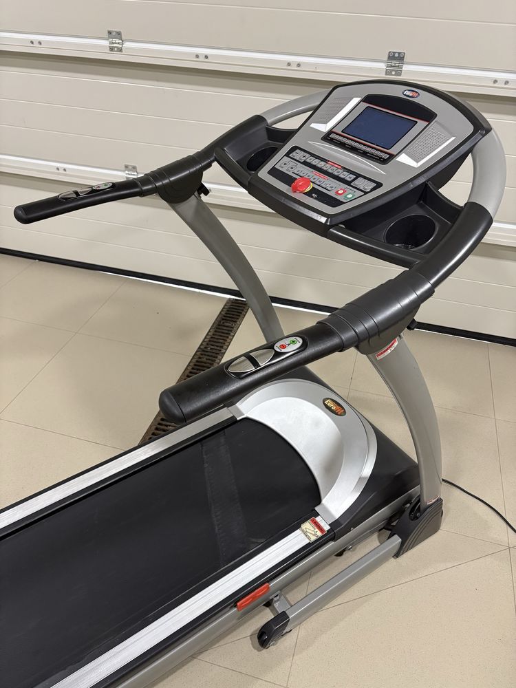 Бігова доріжка EuroFit Pacifica Fitness 1610CA