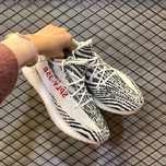 YeezyBoost350V2UnisextrampkiZebra.38