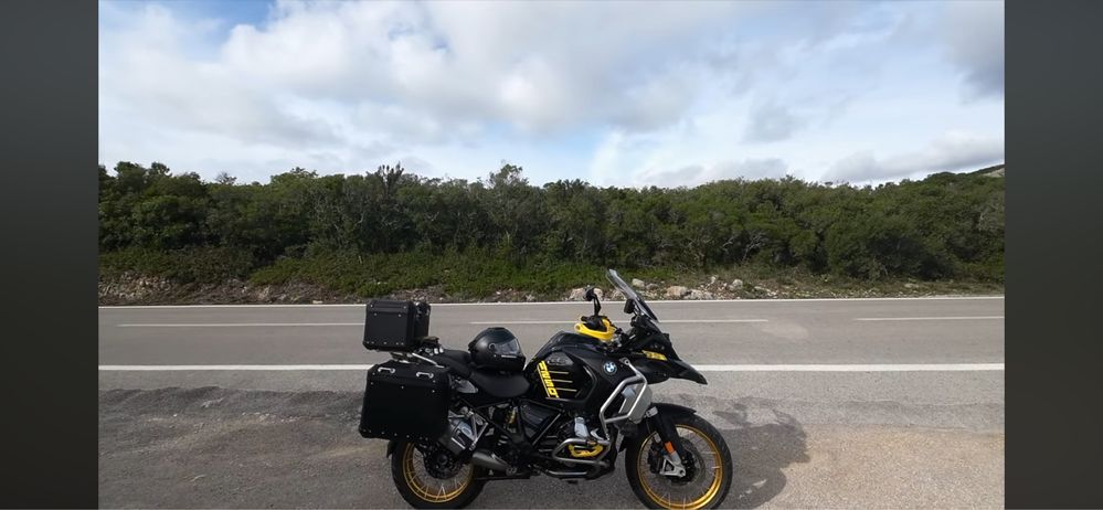 Moto BMW GSA 1250 edicao 40 anos