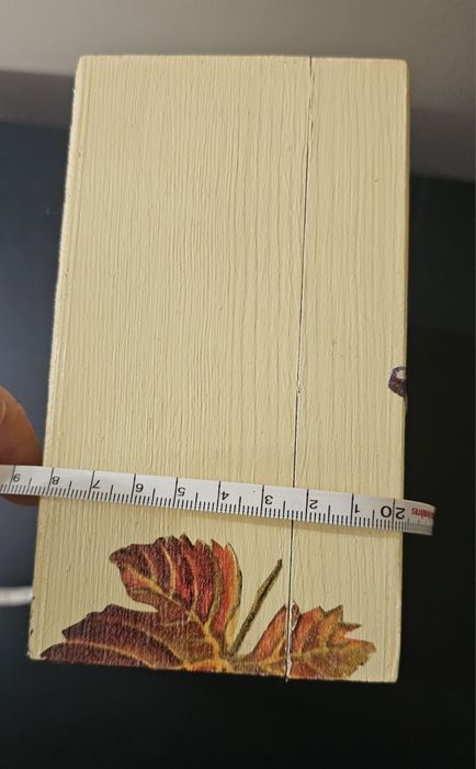 Caixa chá em madeira pintada com relevo