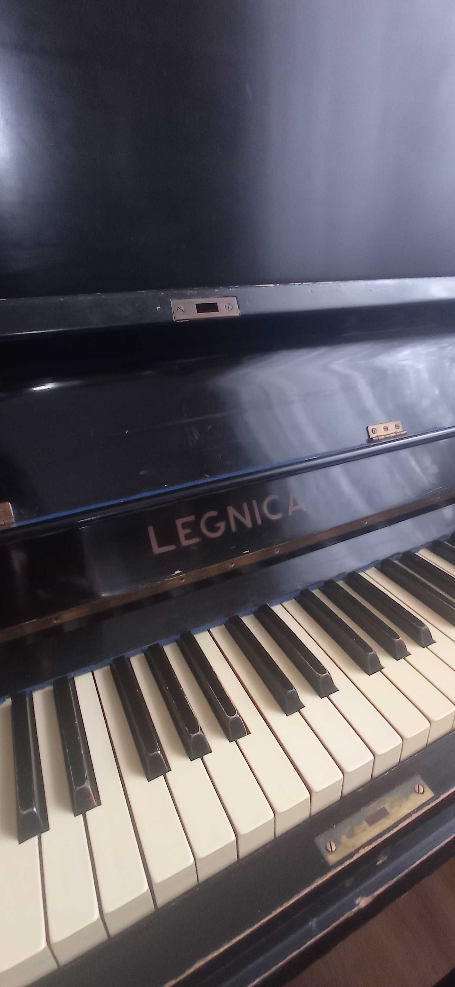 Pianino Legnica, używane, stan dobry