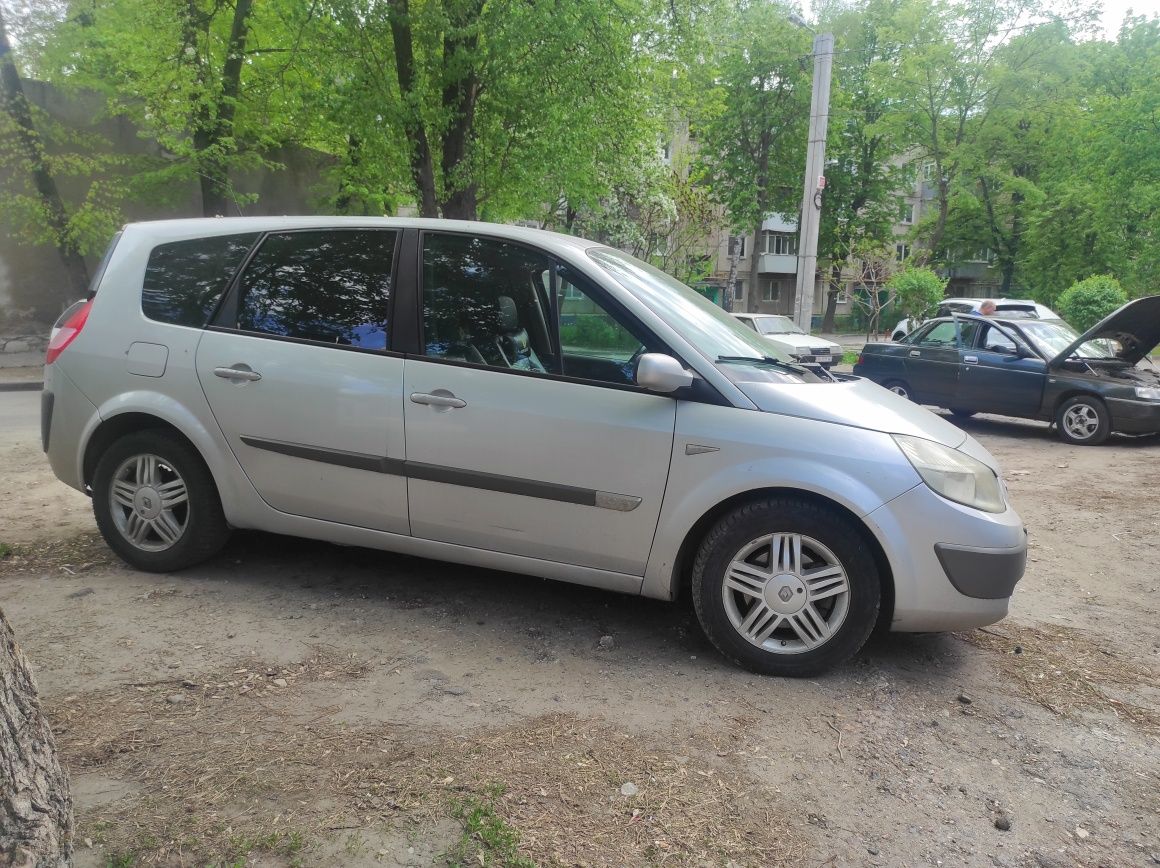 Рено Гранд Сценик 7 мест