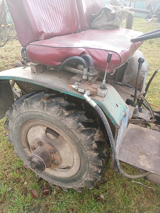 Саморобний трактор з прицепом