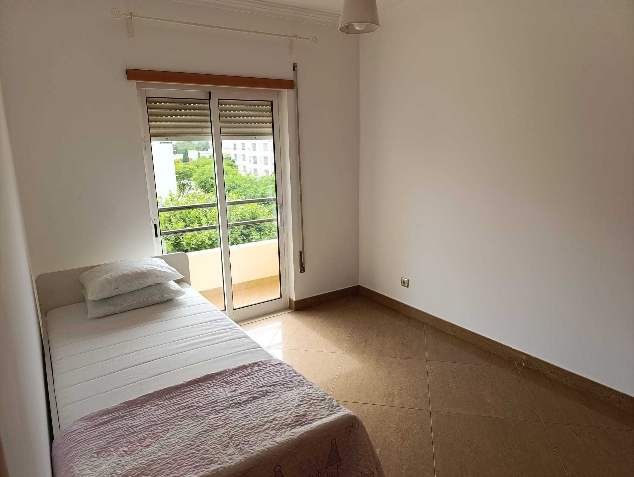 Apartamento p/ férias T3 + Terraço e BBQ + Lugar de garagem