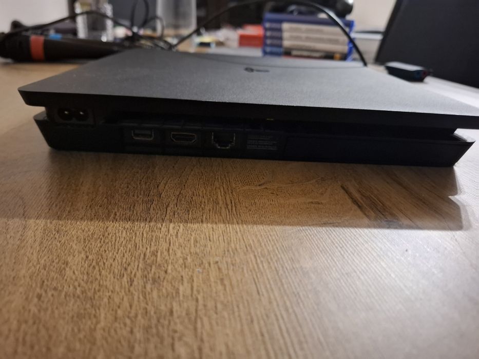 Ps4 slim + singstar i gry