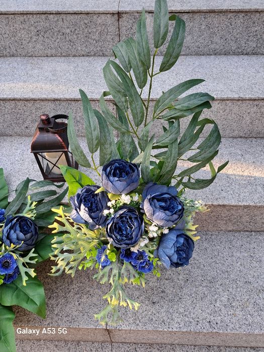 Stroik na Pomnik sztuczne obciążone.