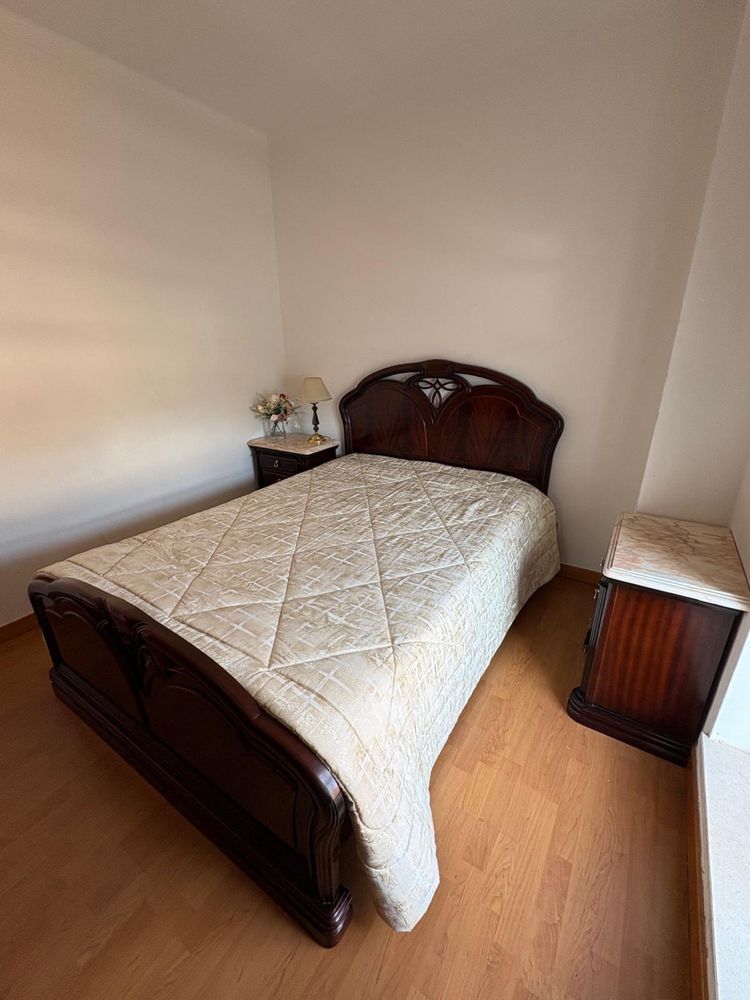 Cama de casal Mogno 140x190
