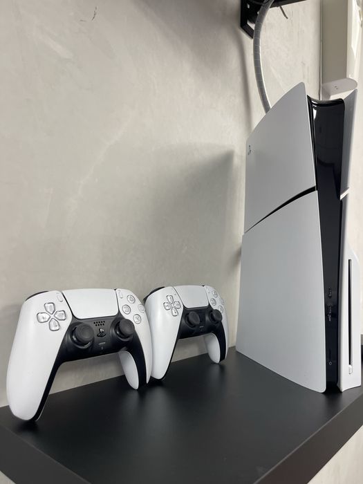Consola PlayStation 5 Slim 1TB.