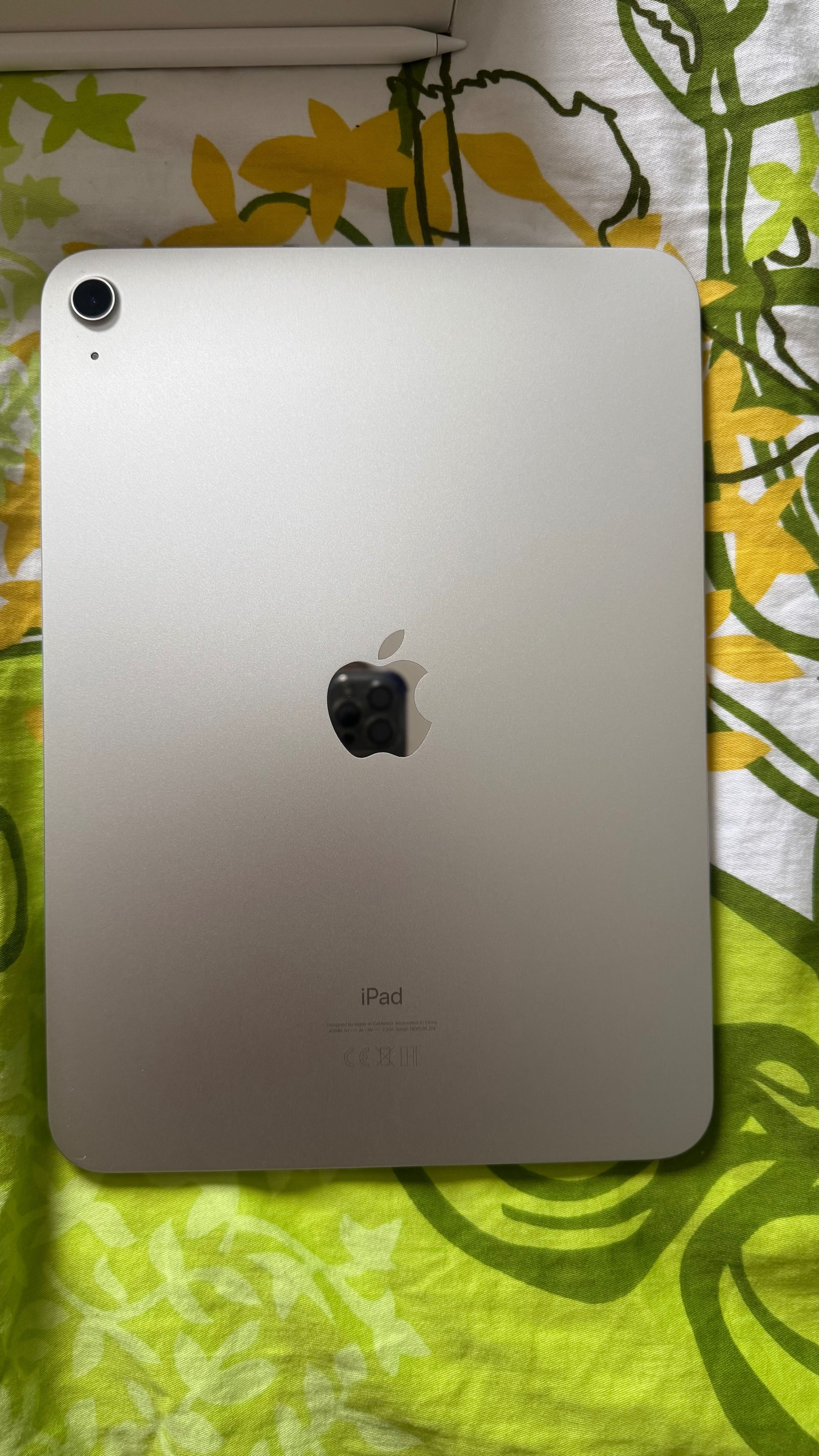 Apple iPad 10 gen 64GB + rysik typu C + folia i etui
