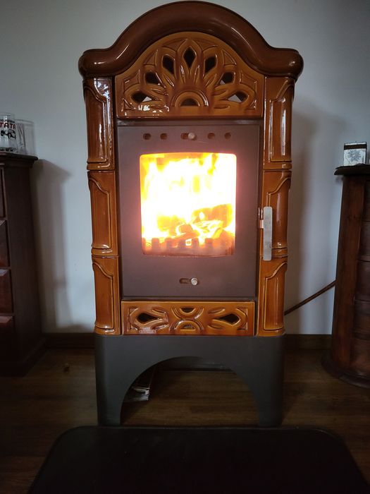 Sprzedam  piec  kominkowy kaflowy