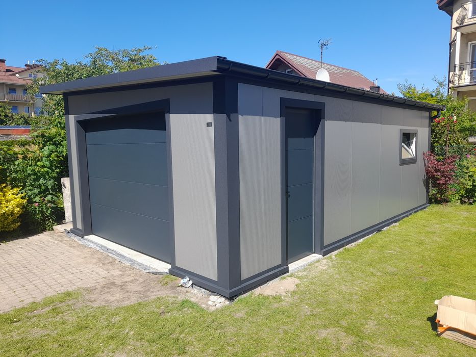 Garaż z płyty warstwowej płyta warstwowa PIR EPS izolacja profil ocynk