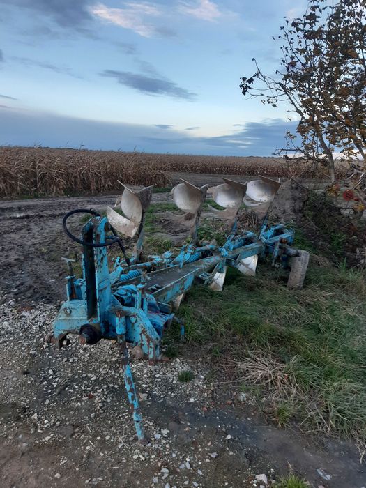 sprzedam pług obrotowy