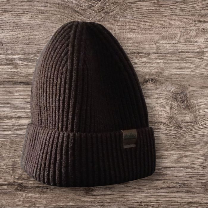Шапка жіноча коричнева