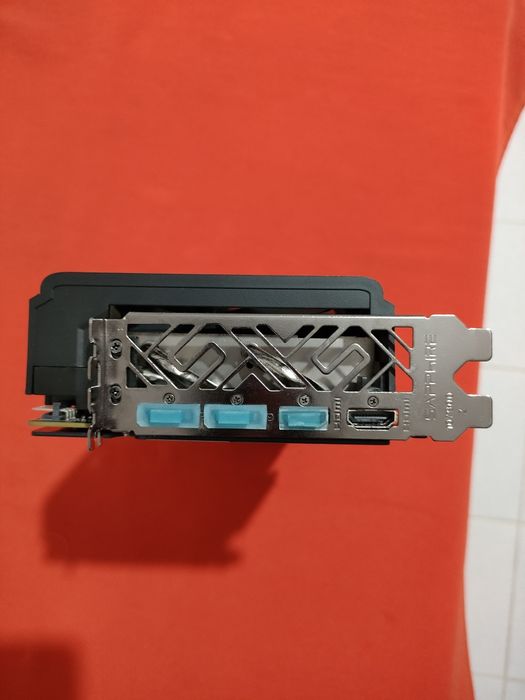 Sapphire NITRO + Radeon RX Vega64 8G HBM2