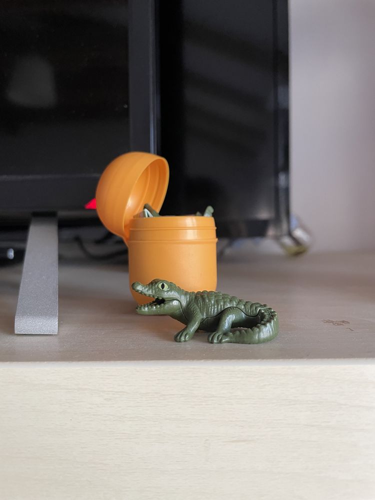 Kinder jajko niespodzianka natoons 2024 krokodyl aligator figurka nowa