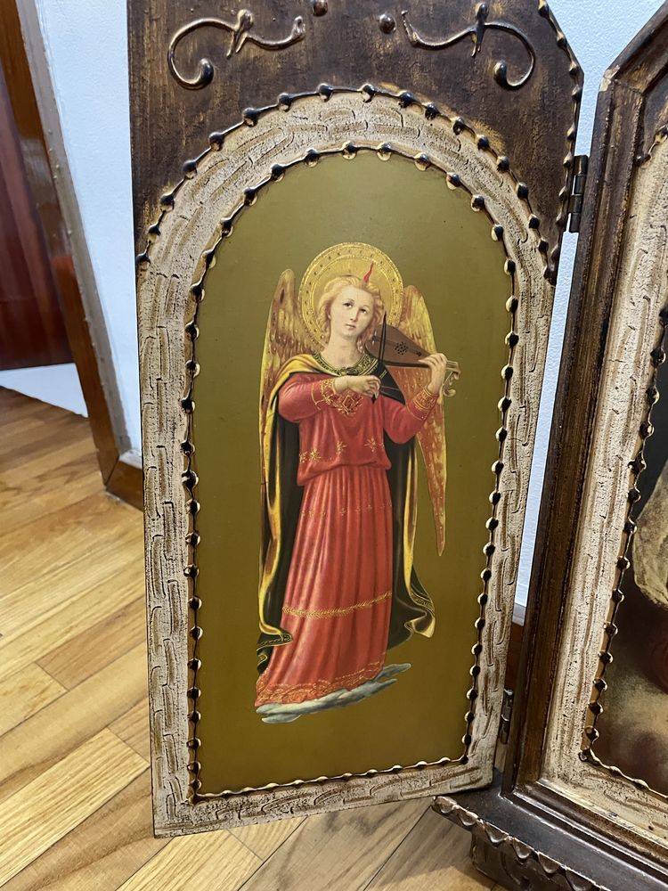 Capela portuguesa com imagens de nossa senhora e menino jesus