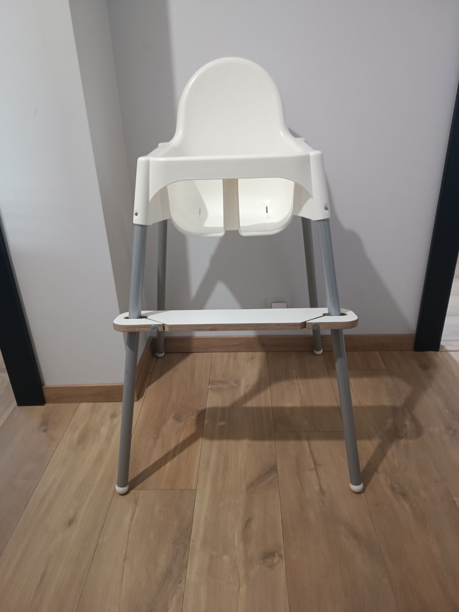 Krzesełko do karmienia Ikea z podnóżkiem