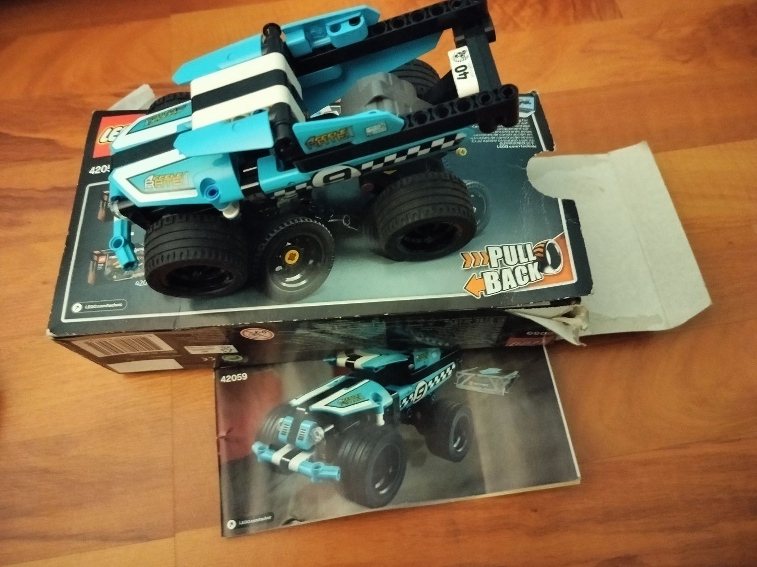 Lego technic zestaw kolekcjonerski niebieskie auto